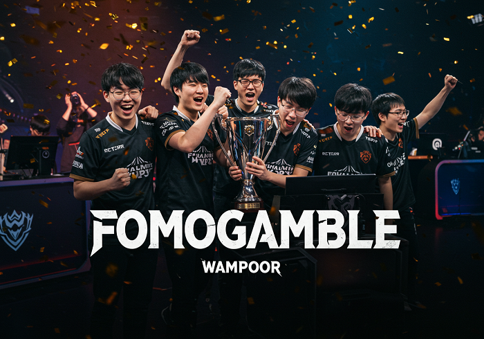 LCK 컵 트로피를 들고 있는 한화생명 e스포츠 팀